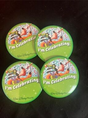 Disney Green "I'm Celebrating" Goofy Party Buttons